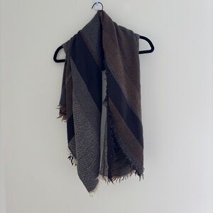 🍀 Aritzia (Wilfred) Blanket Scarf